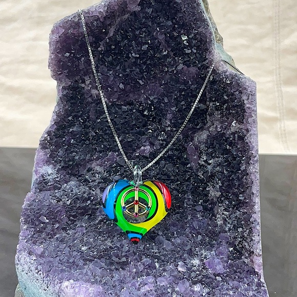 Glass Baron Glass Art Rainbow Heart Shaped Peace Sign 16” Necklace - Picture 2 of 10